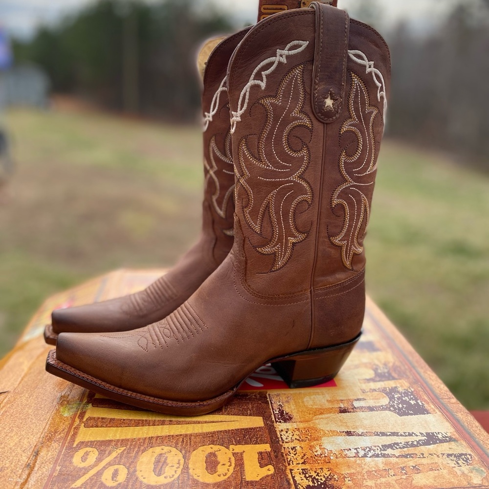 Tony Lama Brown Heeled Boots with Intricate Stitching
